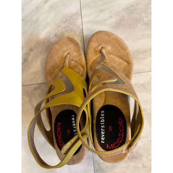 Modzori Zoey Women's Mid Wedge Reversible Sandal Mustard Beige Size 6 - Picture 5 of 6